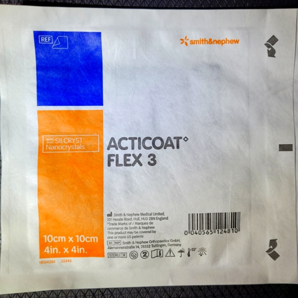 Box of 12 sterile Acticoat Flex 3
